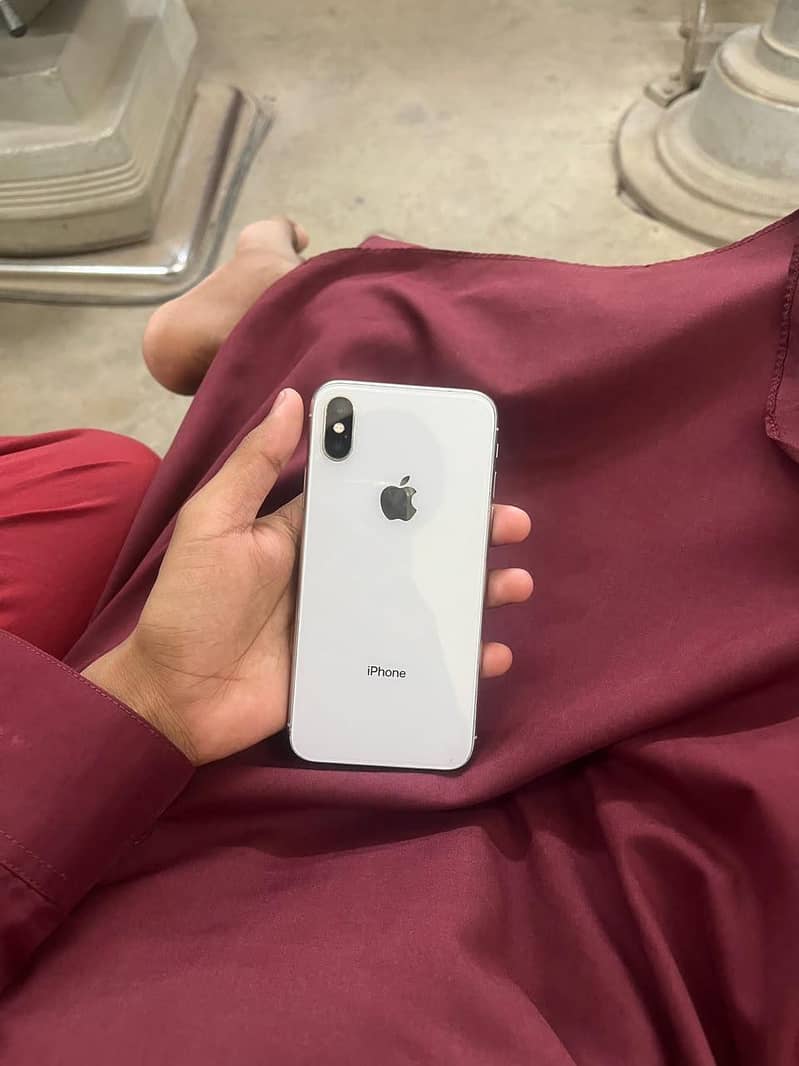 Apple iPhone X 3