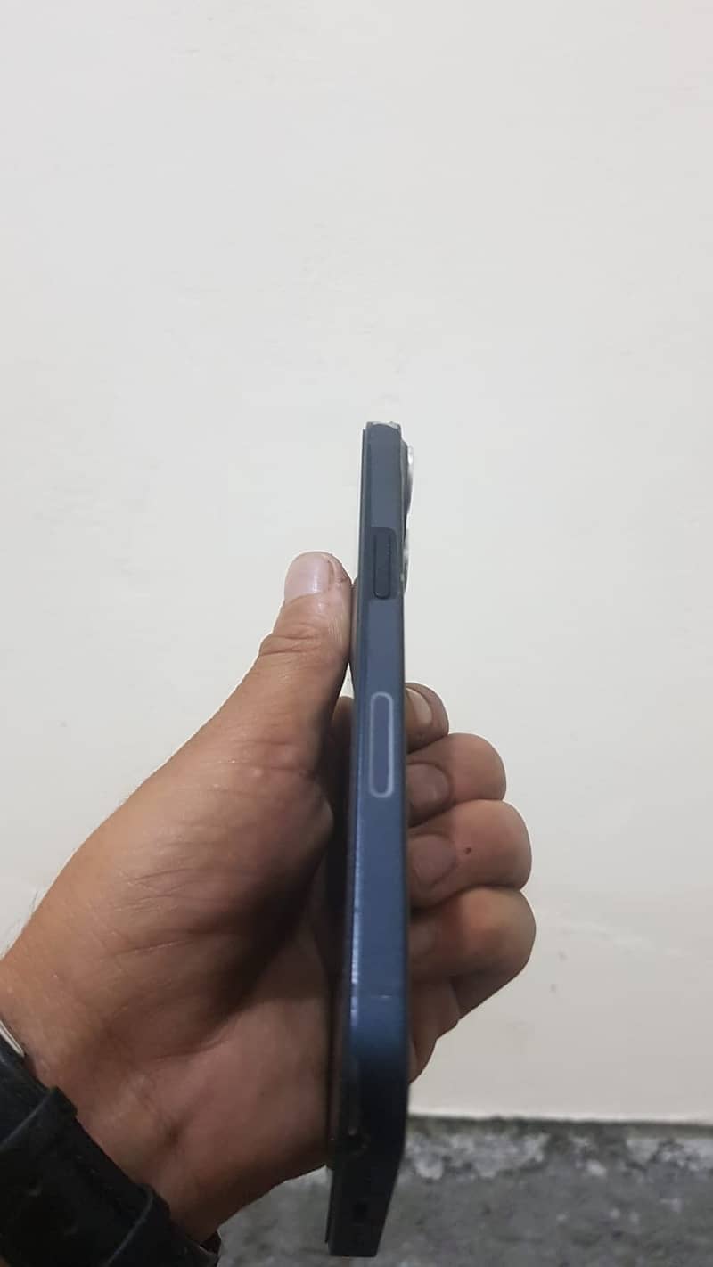 iphone 13 with box 3
