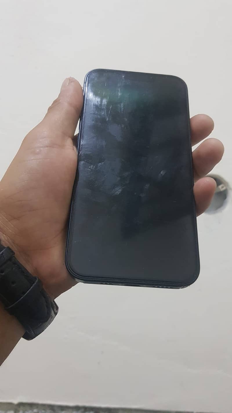 iphone 13 with box 4