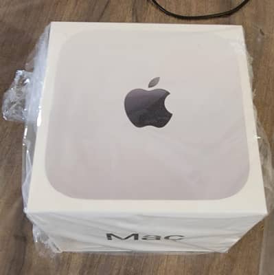 Mac mini with M6 chip 12-core CPU, 12-core GPU, Dual 16‑core