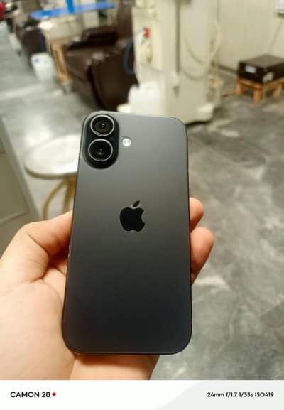 Apple iPhone 16