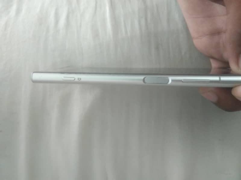 Sony XZ1 0