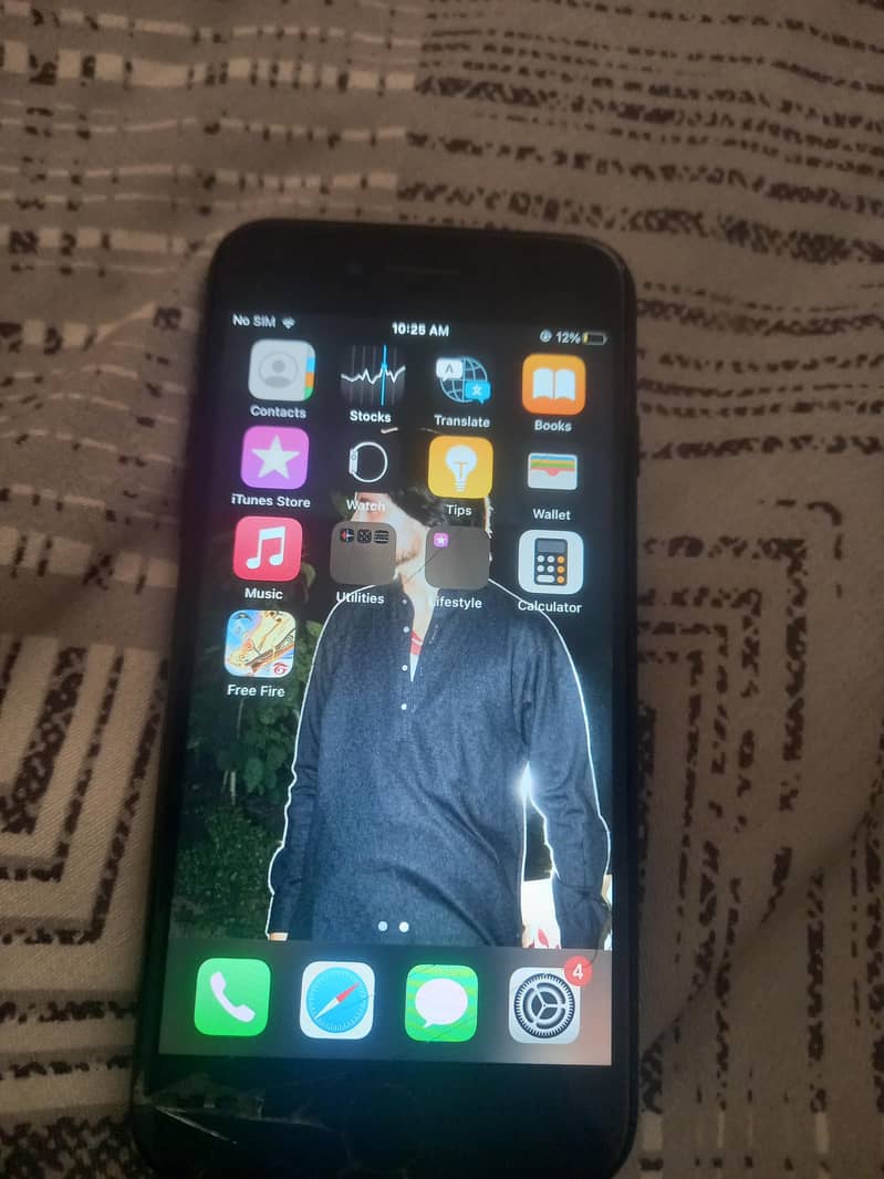 Apple iPhone 7 0