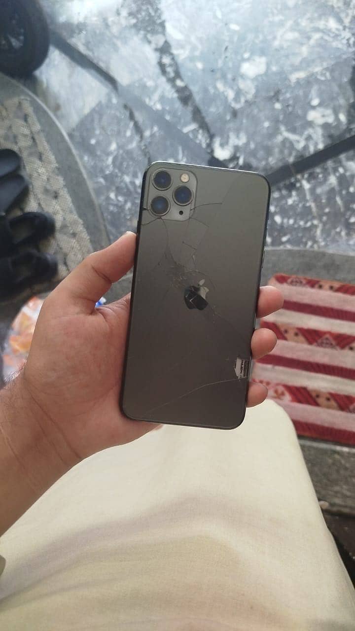 Apple iPhone 11 Pro Max 3