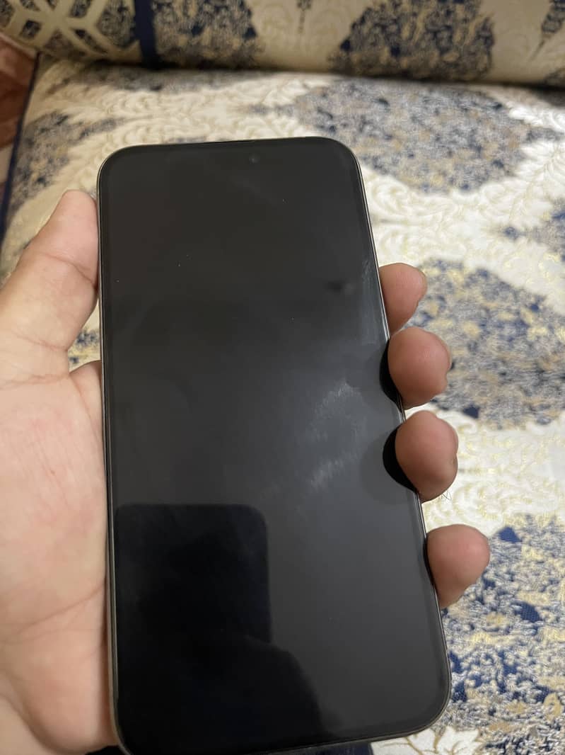 Apple iPhone 15 Pro Max 2