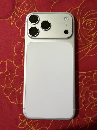 iPhone 17 Pro Max Silver | 10/10 Condition | 31 Cycle Count