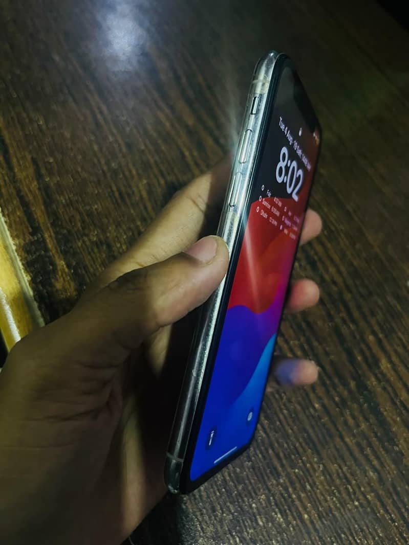 Apple iPhone XS 3