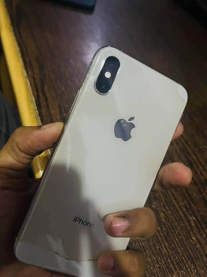Apple iPhone XS 5