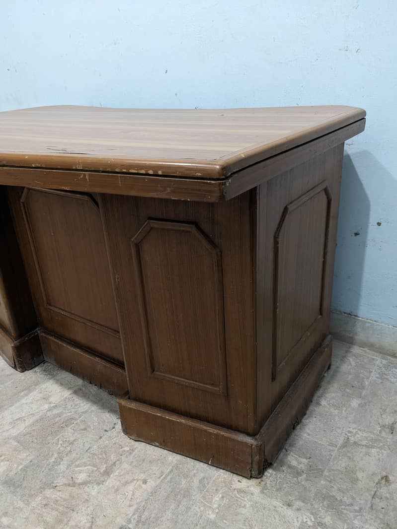 Office Table 4