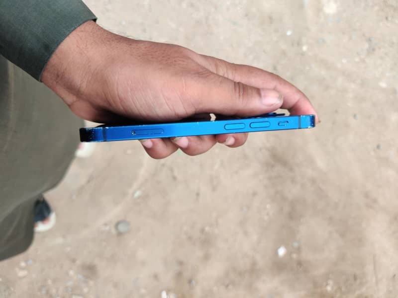 Apple iPhone 12 mini 3