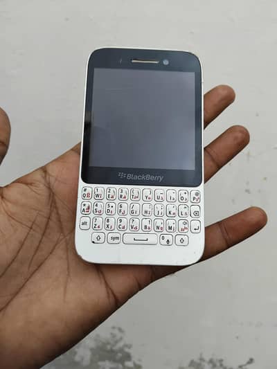 BlackBerry Q5