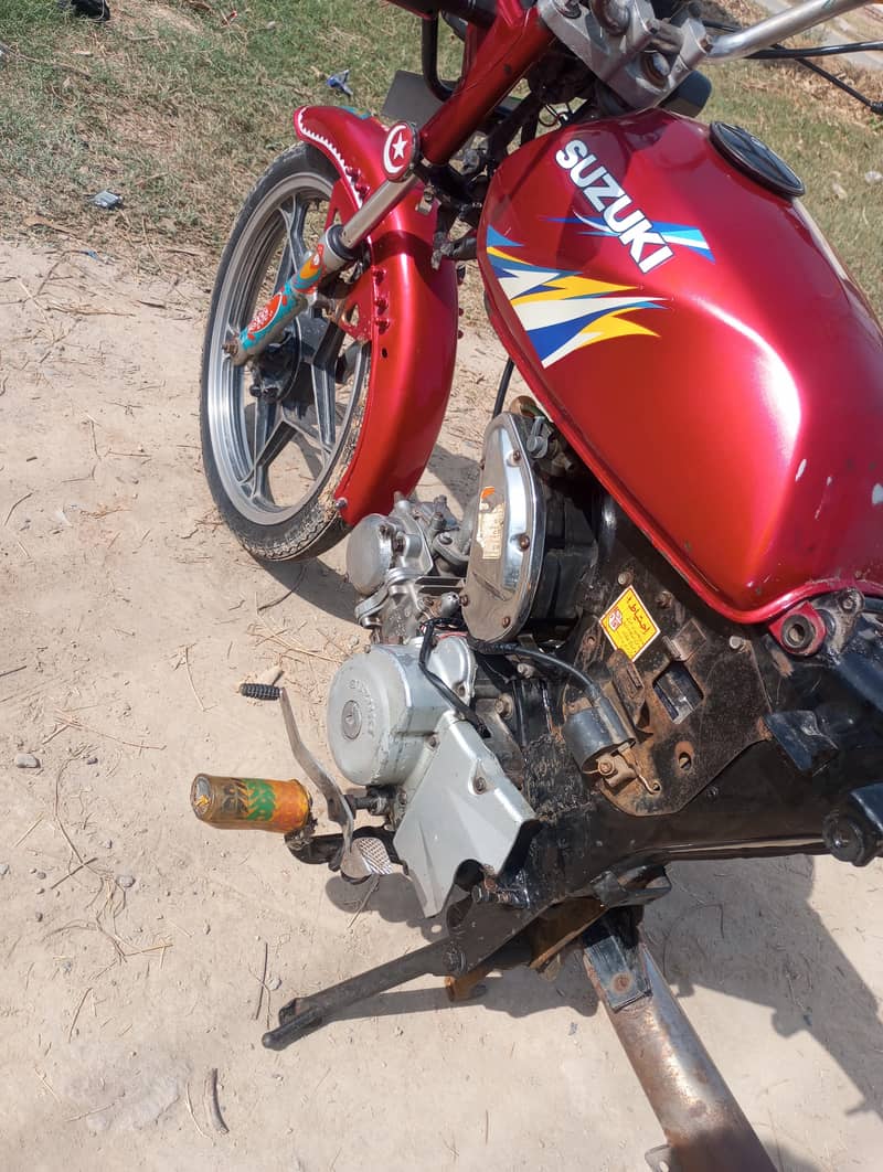 Suzuki spinter 4