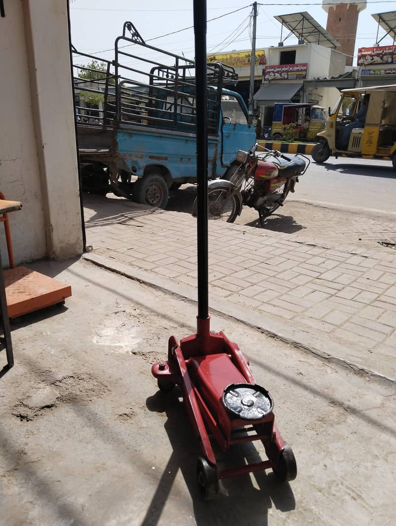 car jack 1