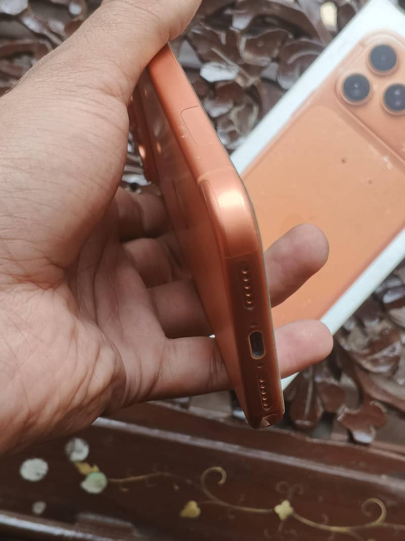 Apple iPhone 17 Pro Max 2