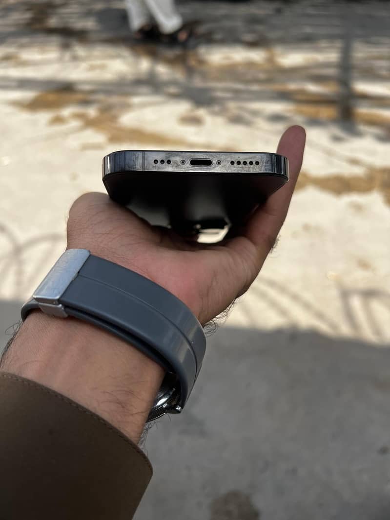 Apple iPhone 14 Pro 0