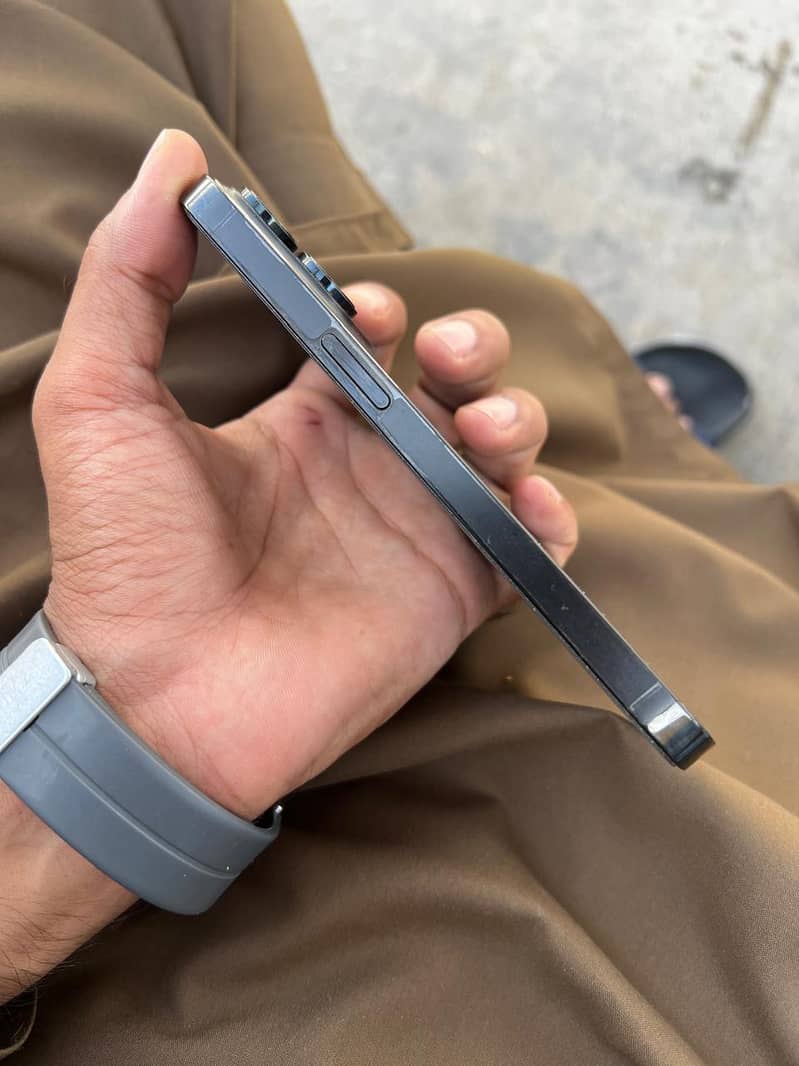 Apple iPhone 14 Pro 3
