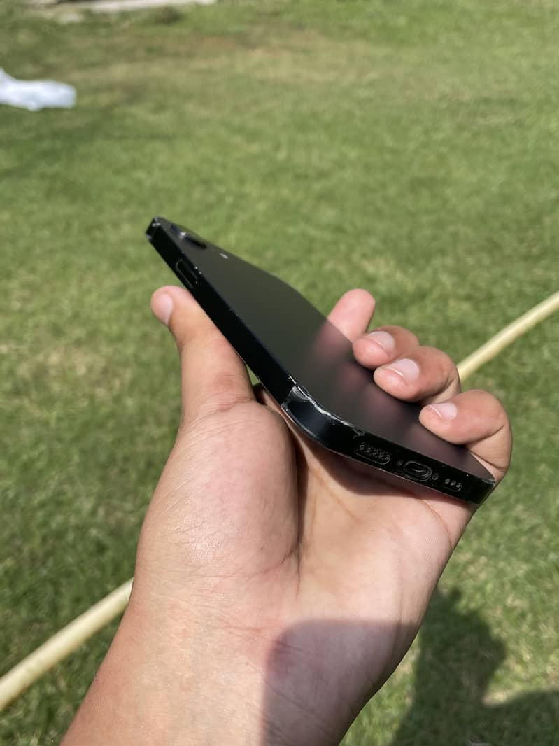 IPHONE 16E 1