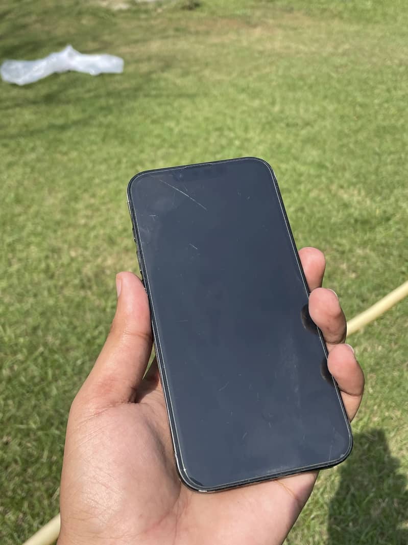 IPHONE 16E 3