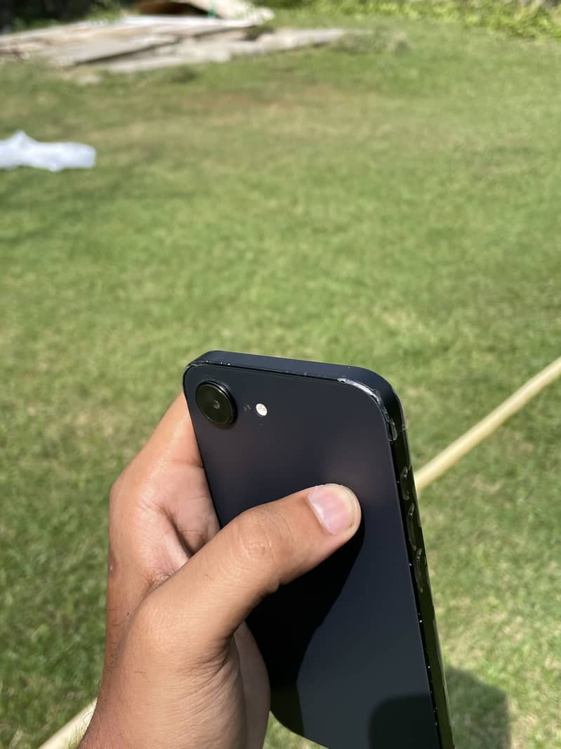 IPHONE 16E 5