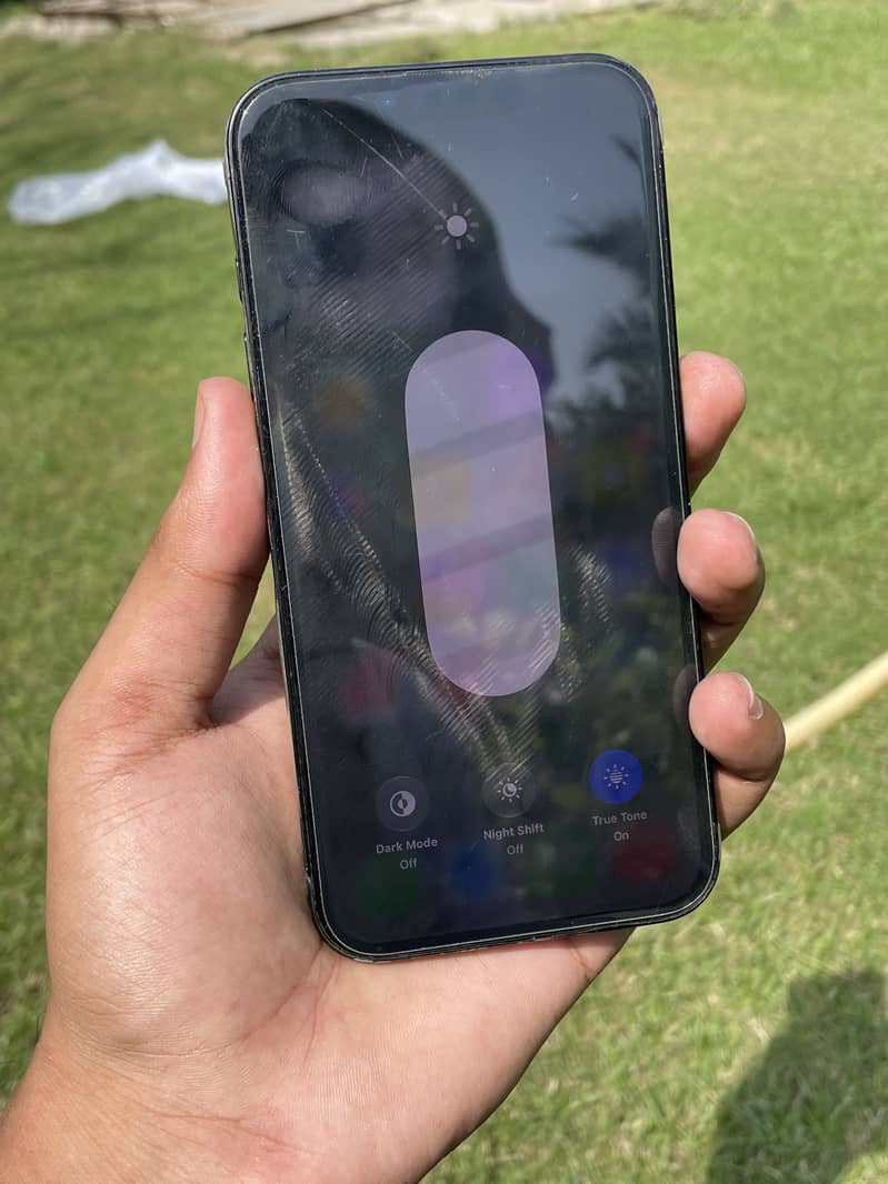 IPHONE 16E 8
