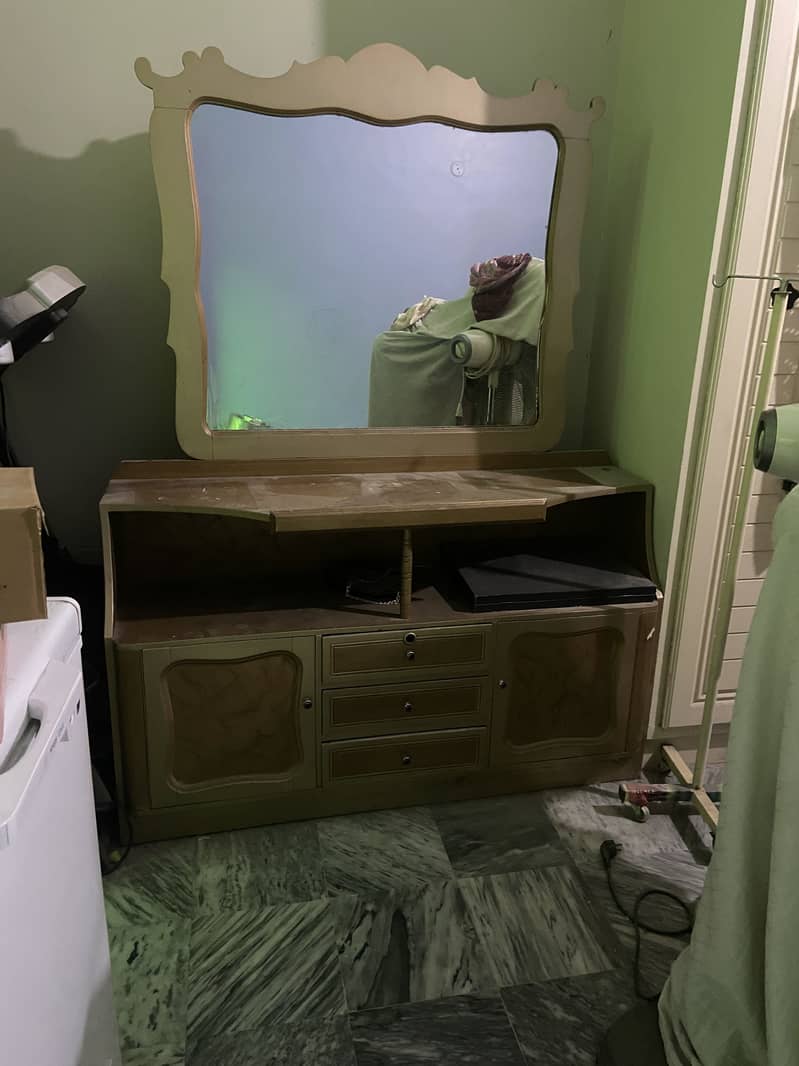 Dressing Table 0