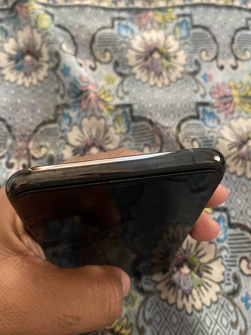 Apple iPhone 11 Pro Max 2