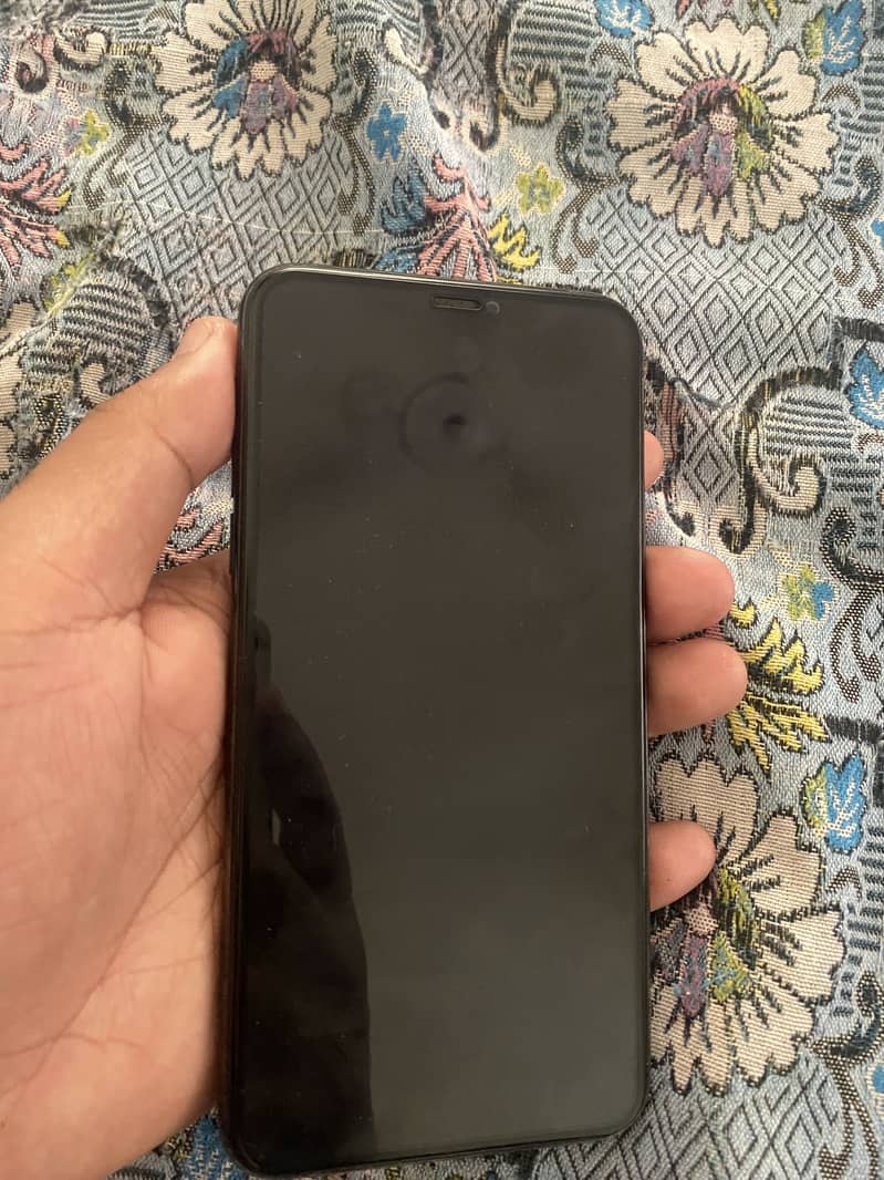 Apple iPhone 11 Pro Max 4