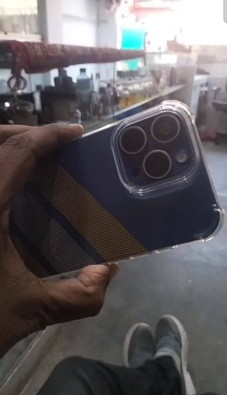 Apple iPhone 16 Pro Max 0