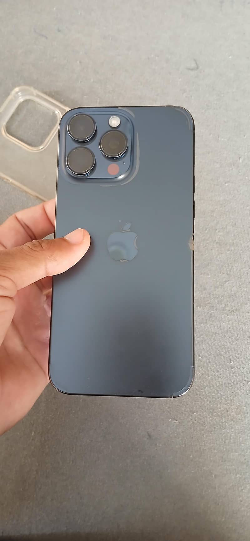 Apple iPhone 15 Pro Max 3