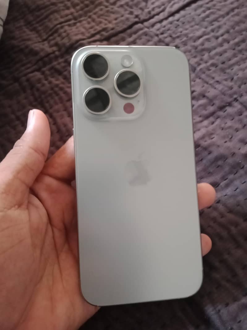 Apple iPhone 15 Pro 0