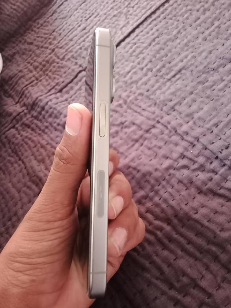 Apple iPhone 15 Pro 4