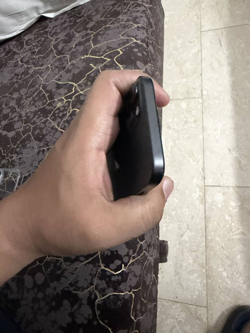 Apple iPhone 15 plus 1