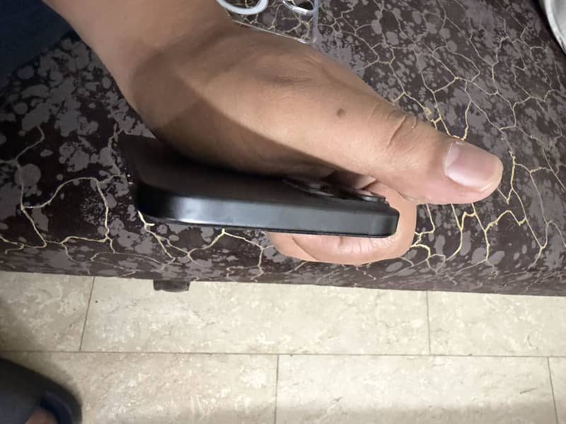 Apple iPhone 15 plus 2