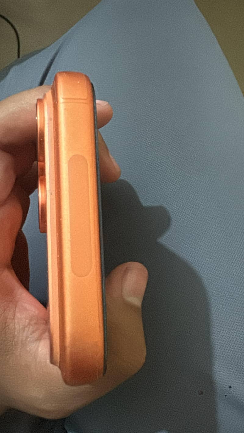 Apple iPhone 17 Pro Max 4