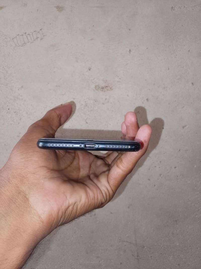 Apple iPhone 7 Plus 1