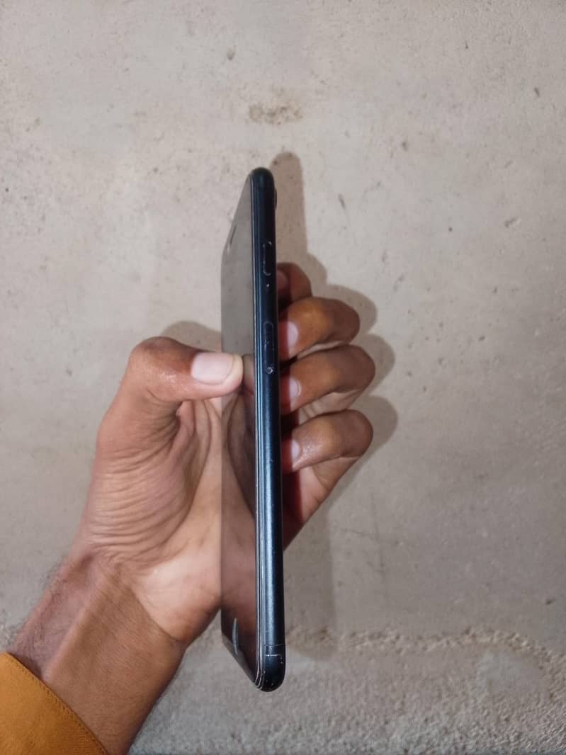 Apple iPhone 7 Plus 3