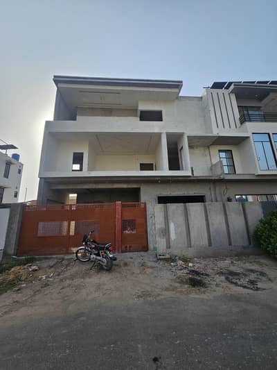 Park Facing 8.5 Marla House [ MANIK BLOCK]  Near to finishing