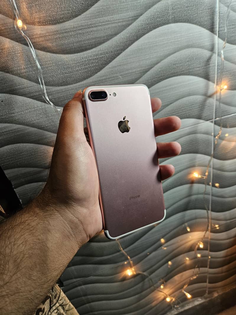 Apple iPhone 7 Plus 2