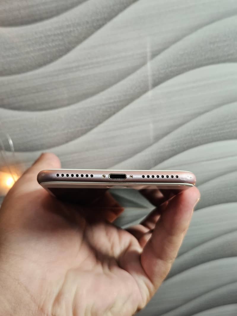 Apple iPhone 7 Plus 5