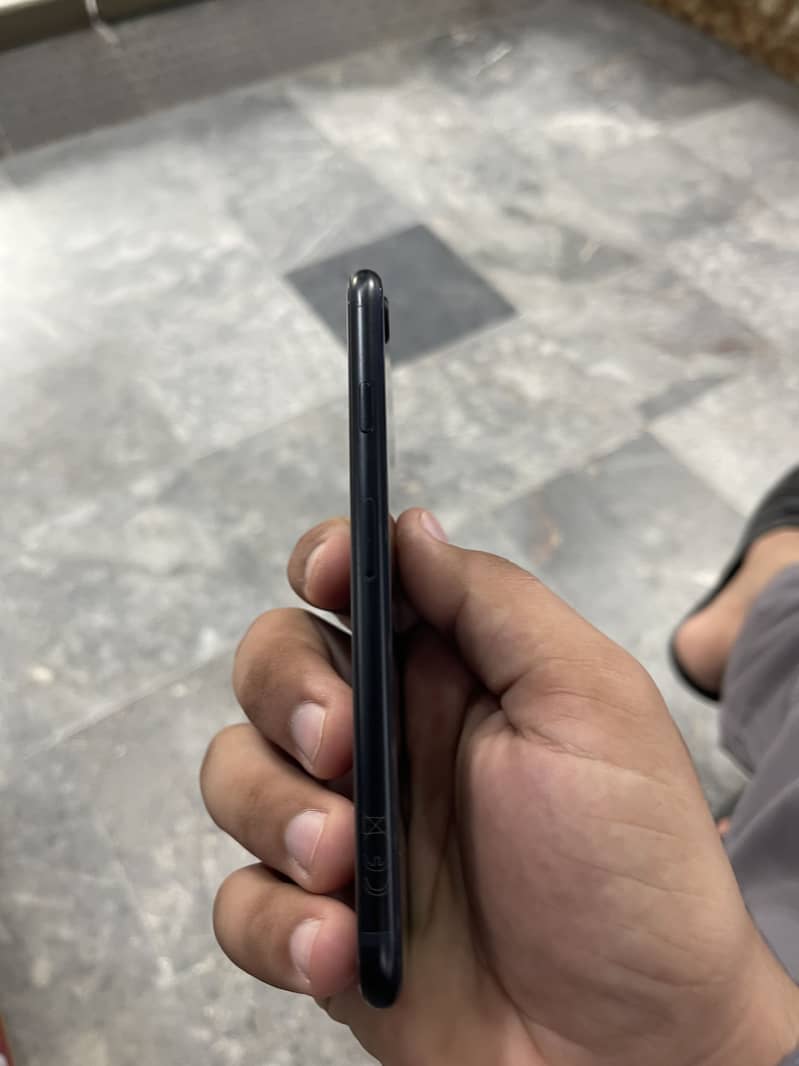 Apple iPhone SE 3