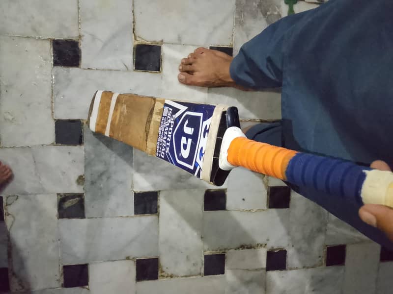 J. D bat 1
