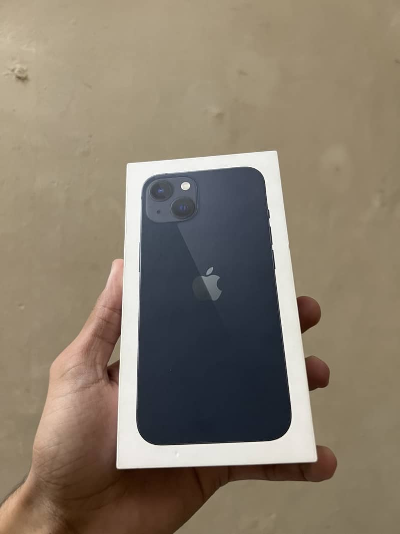 Apple iPhone 13 4