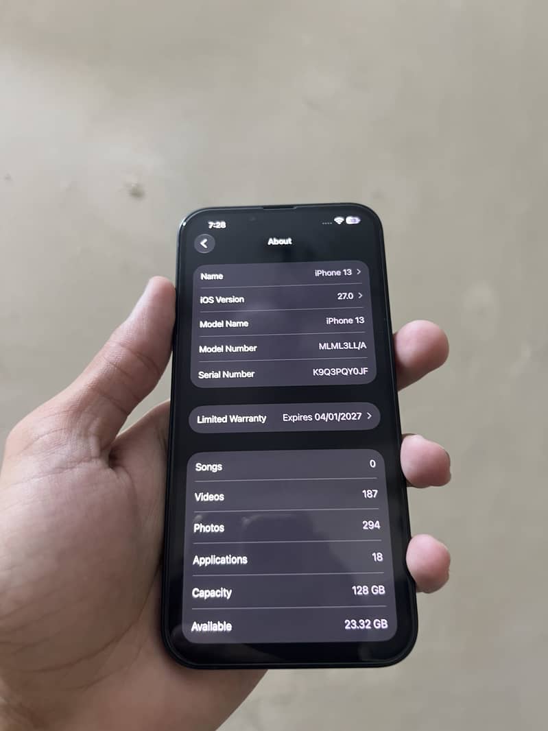 Apple iPhone 13 8