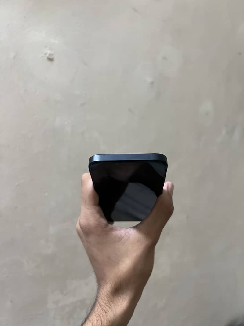 Apple iPhone 13 9