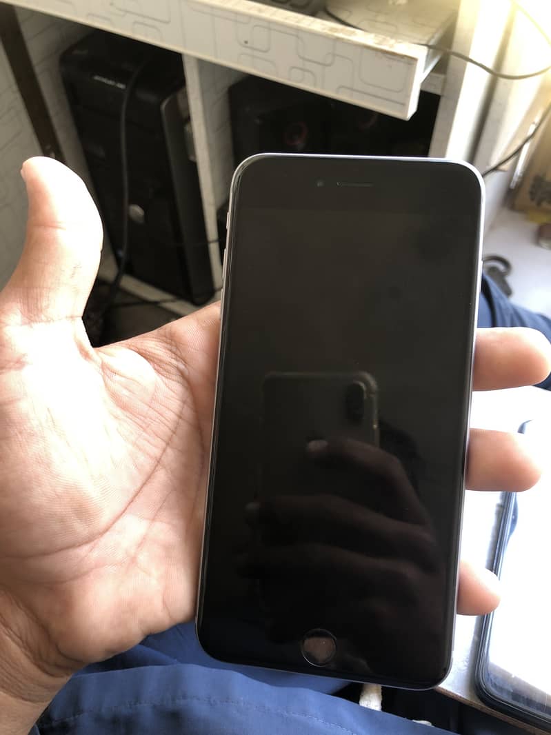 Apple iPhone 6 Plus 1
