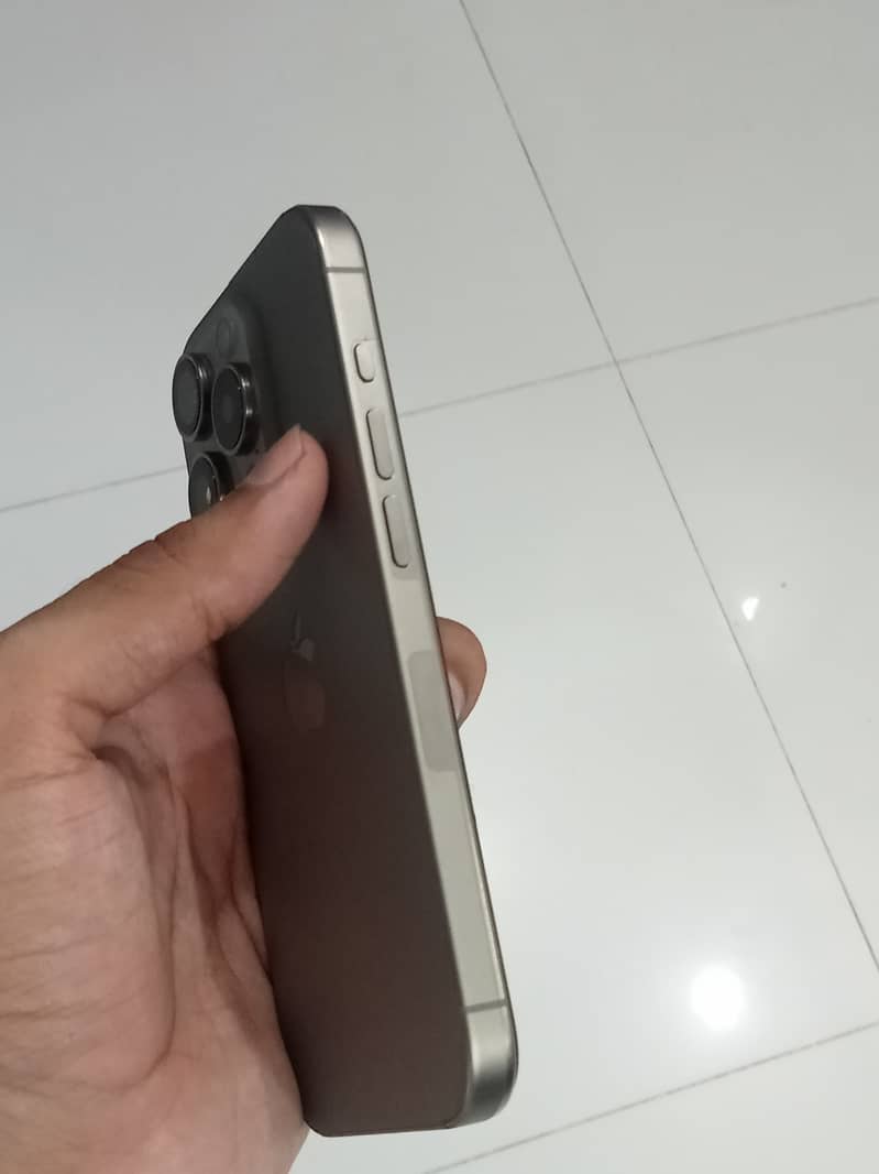 Apple iPhone 15 Pro 1