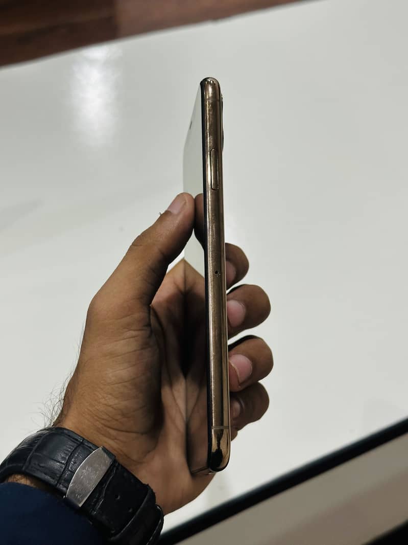 Apple iPhone 11 Pro Max 5
