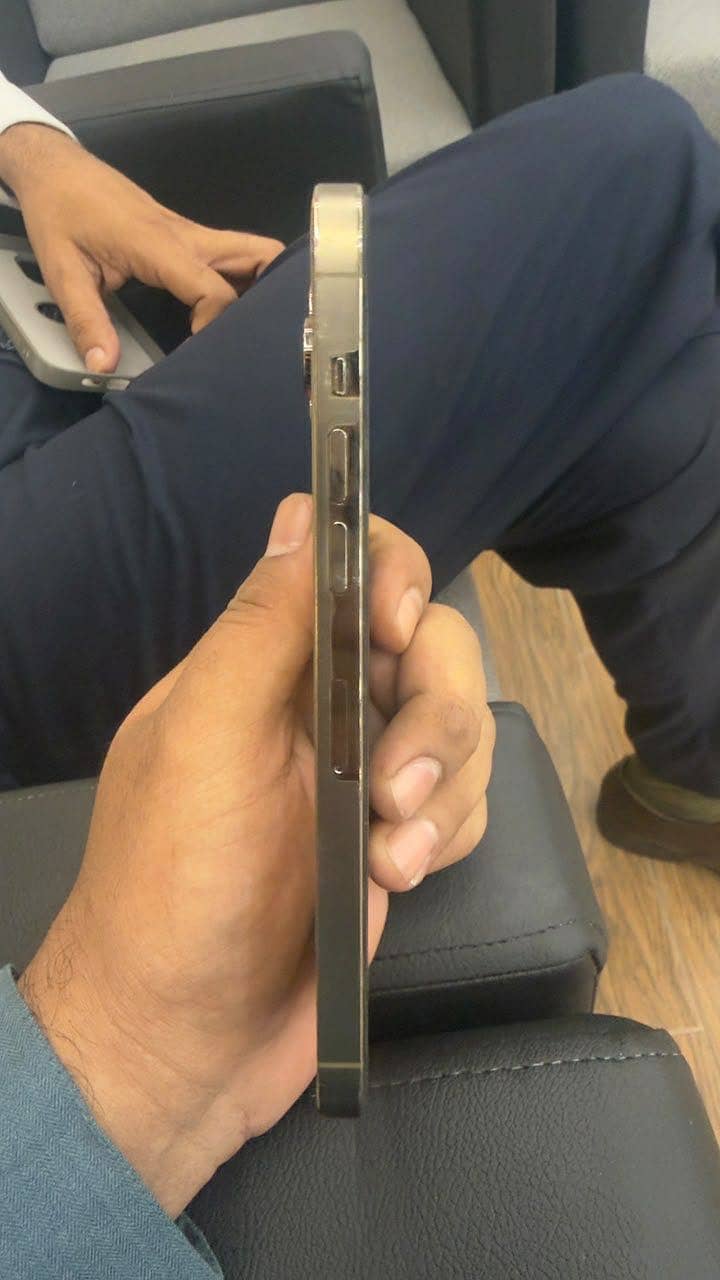 Apple iPhone 14 Pro Max 3