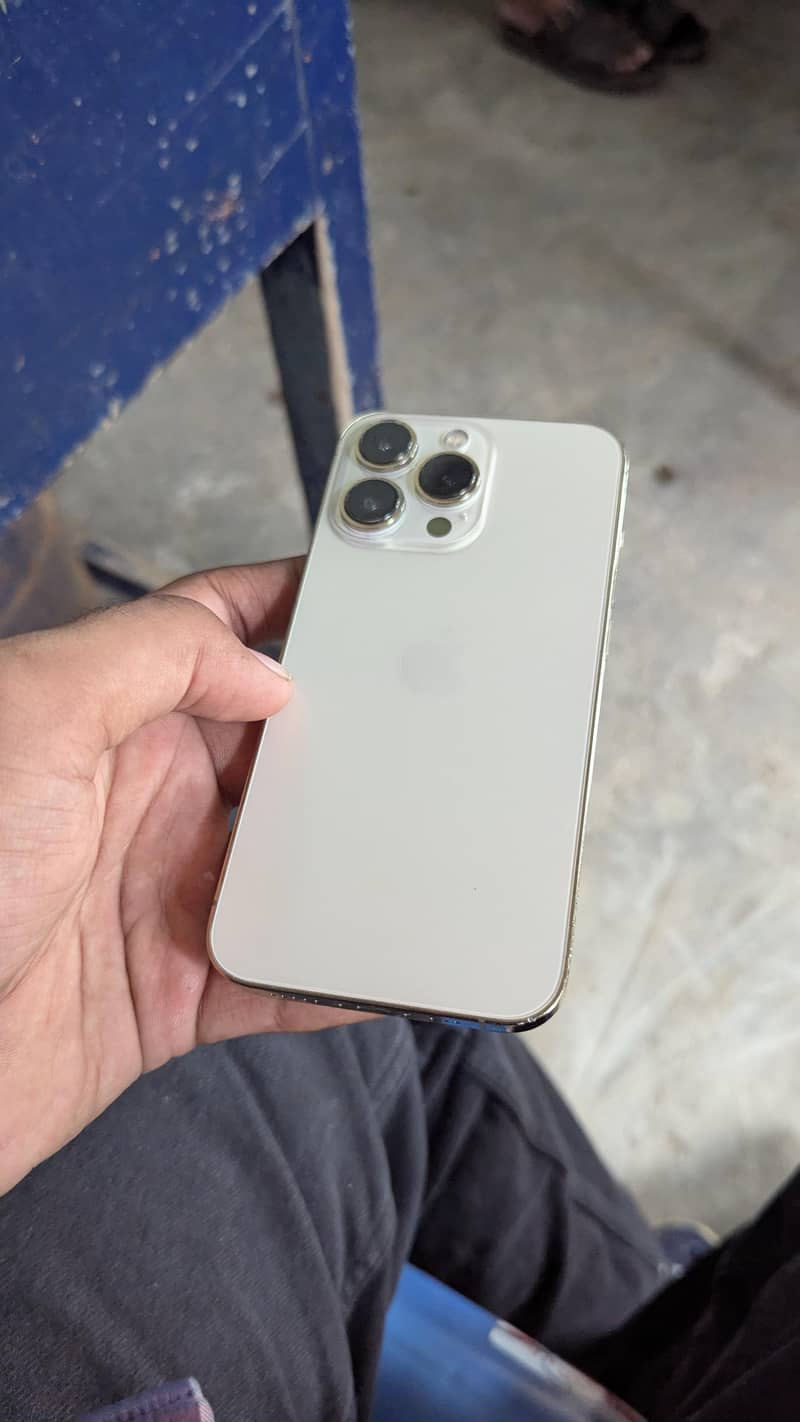 Apple iPhone 13 Pro 2
