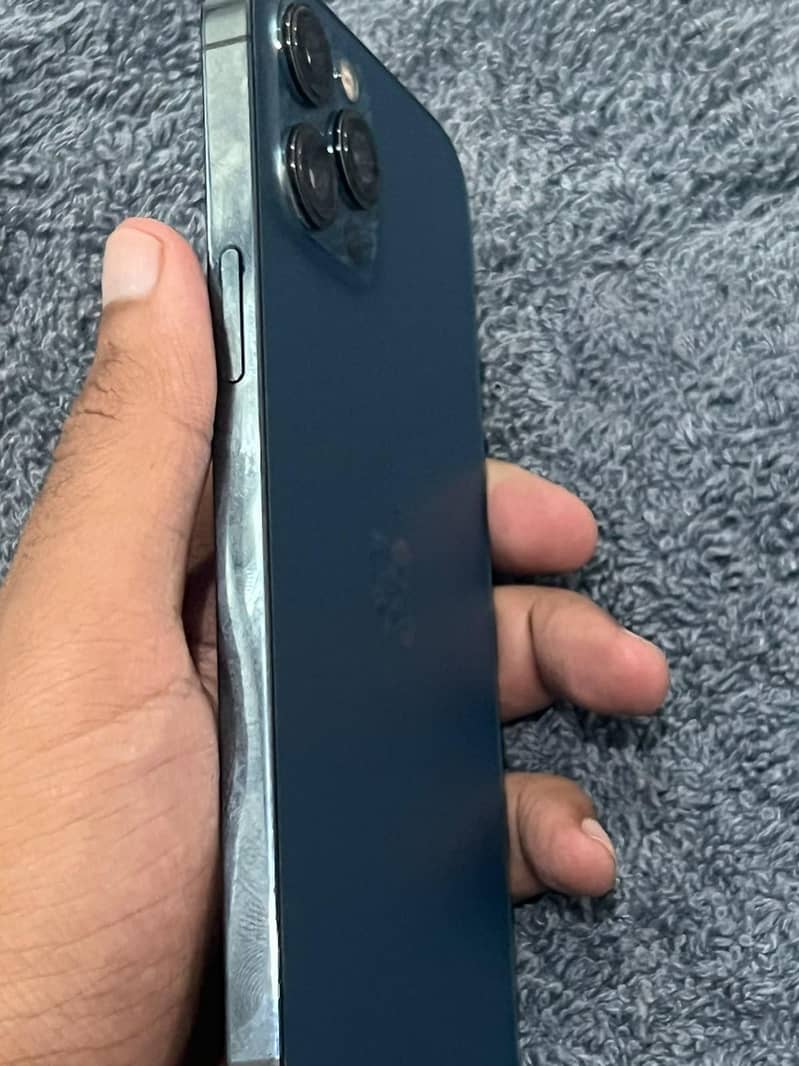 Apple iPhone 12 Pro Max 2